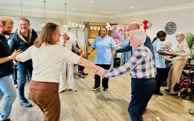 Chartwell mother's day dancing 