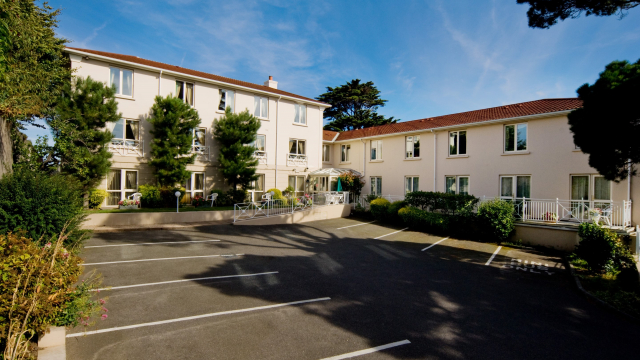 Pinewood exterior and parking 