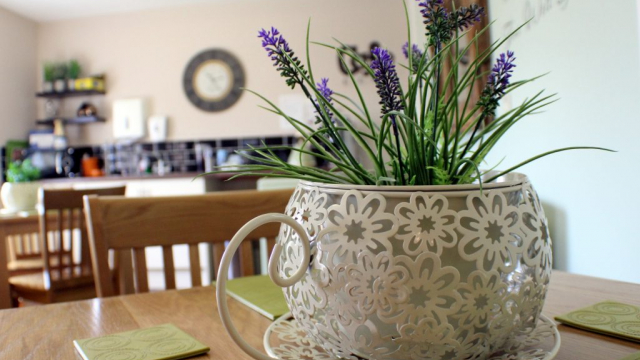 Field view coffee table decorated with flowers