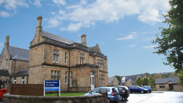 Thorntree Mews exterior and parking 