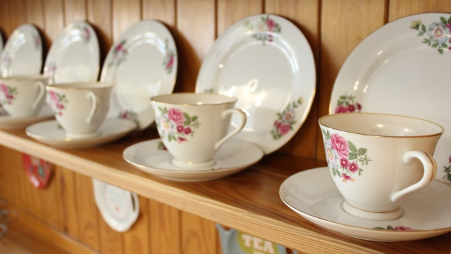 Field view tea cups