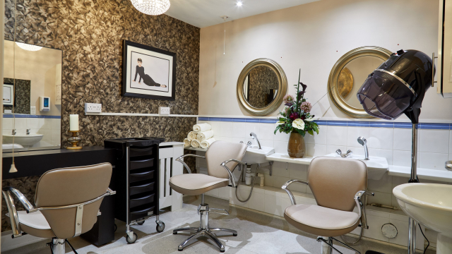 Appletree Court salon