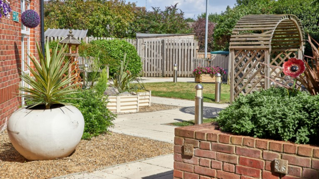 Chestnut Court gardens