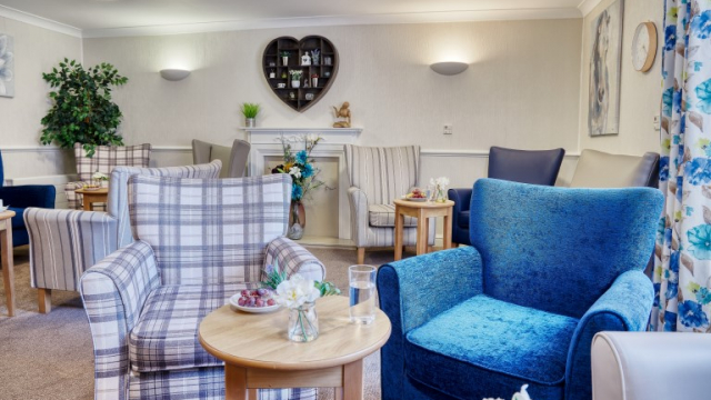 Chestnut Court seating
