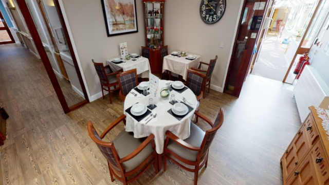 Parkview House dining area 