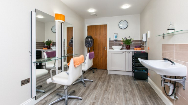 Kingsbury Court salon