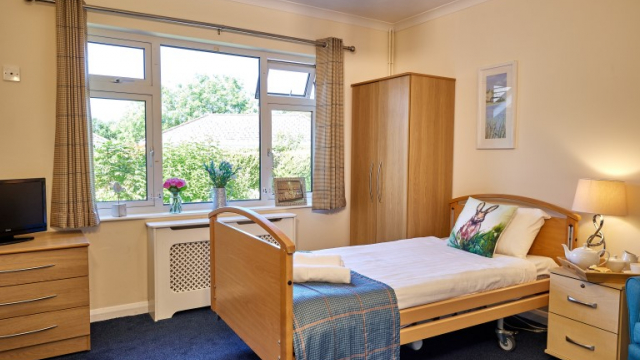 Windmill Court bedroom