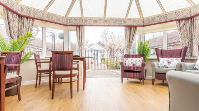Monread Lodge conservatory with seating 