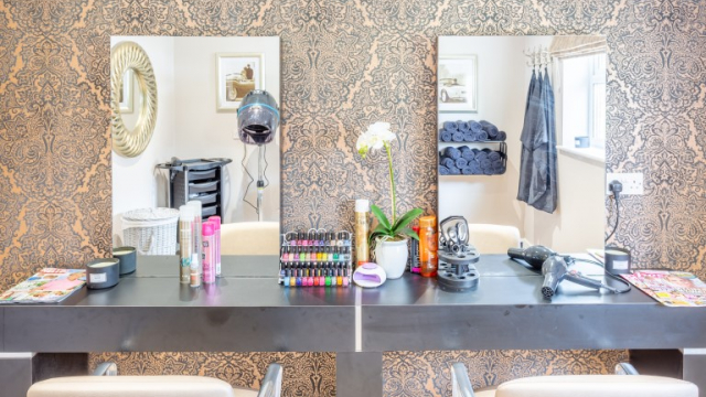 Monread Lodge salon