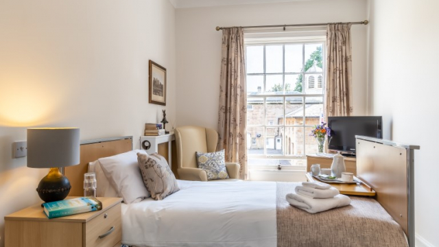 Gateford Hill bedroom with TV
