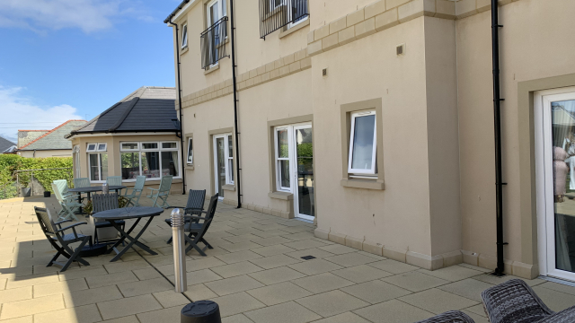 Creggan Bahn Court outdoor seating area 