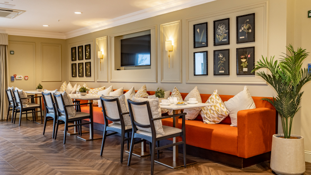 Chartwell Manor café seating area 