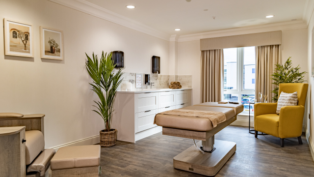 Chartwell Manor salon
