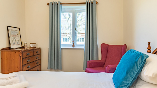 Alexandra court bedroom 