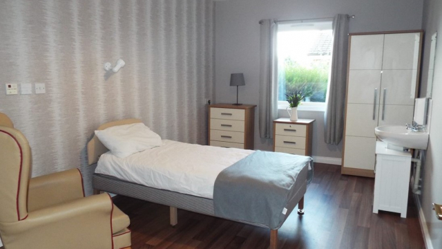 Astor Court bedroom