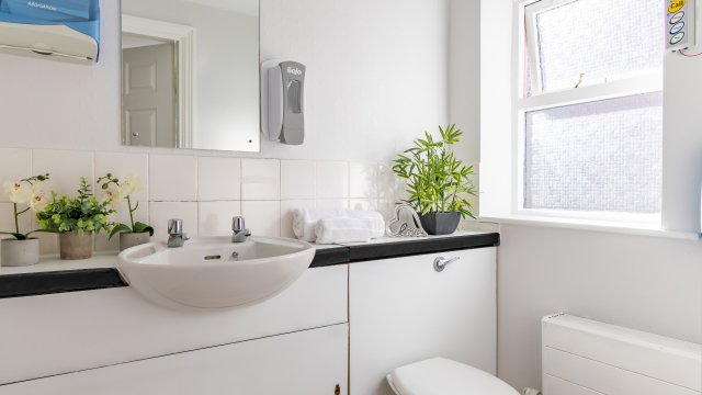 Willowbank bathroom