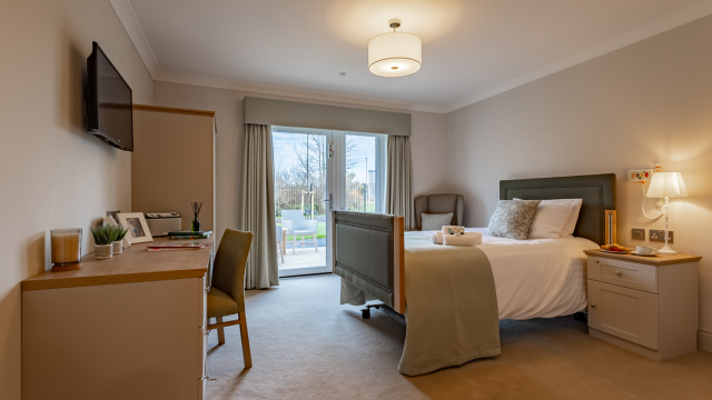 Claremont Manor bedroom