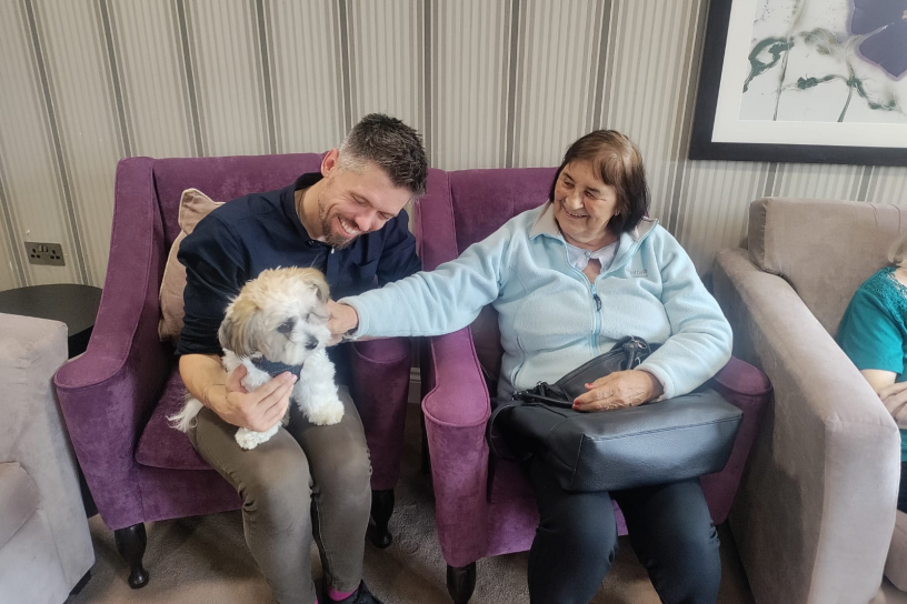 Pet therapy at Kingsbury court 